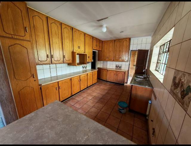 3 BEDROOM HOUSE FOR SALE IN VANDERBIJLPARK SE 1